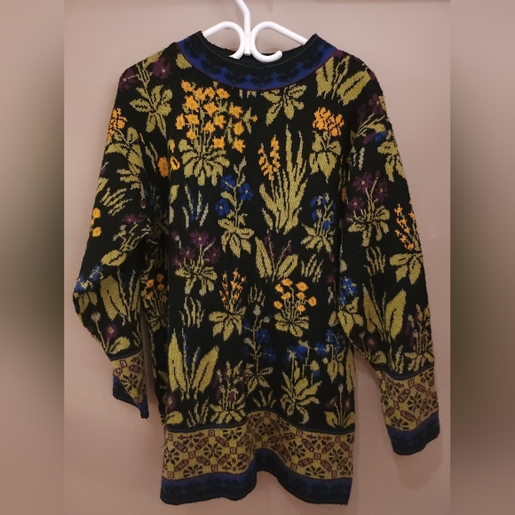 Vintage Nordic Style Floral Knit Sweater - Picture 8 of 16